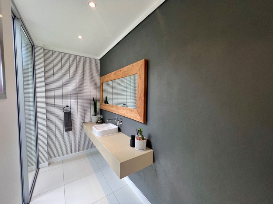 5 Bedroom Property for Sale in Oubaai Western Cape